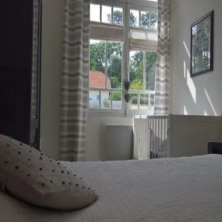 度假居 House Les Bains Charme Et Confort 龙斯莱班