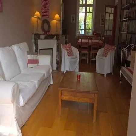 House Les Bains Charme Et Confort *